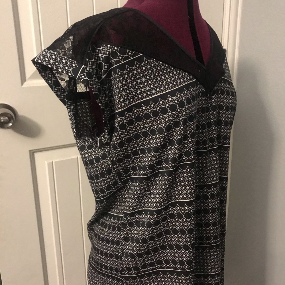 Express blouse 👚 - Picture 2 of 2